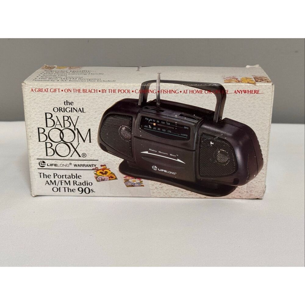 Vintage Lifelong Mini Baby Boom Box 2225 AM/FM Radio New Open Box